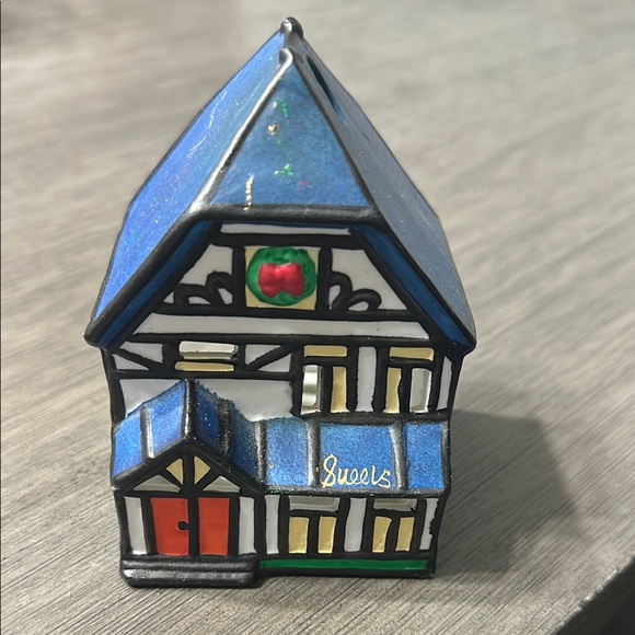 Once Upon A Christmas Time Ceramic Lighted Sweets House Original Box Christmas - Picture 2 of 3